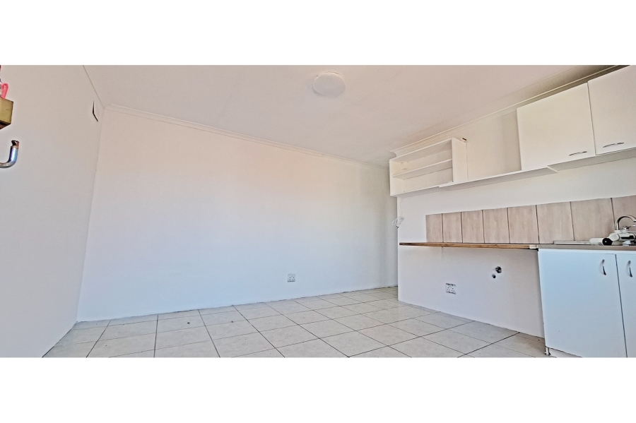 6 Bedroom Property for Sale in Broadlands Village Western Cape